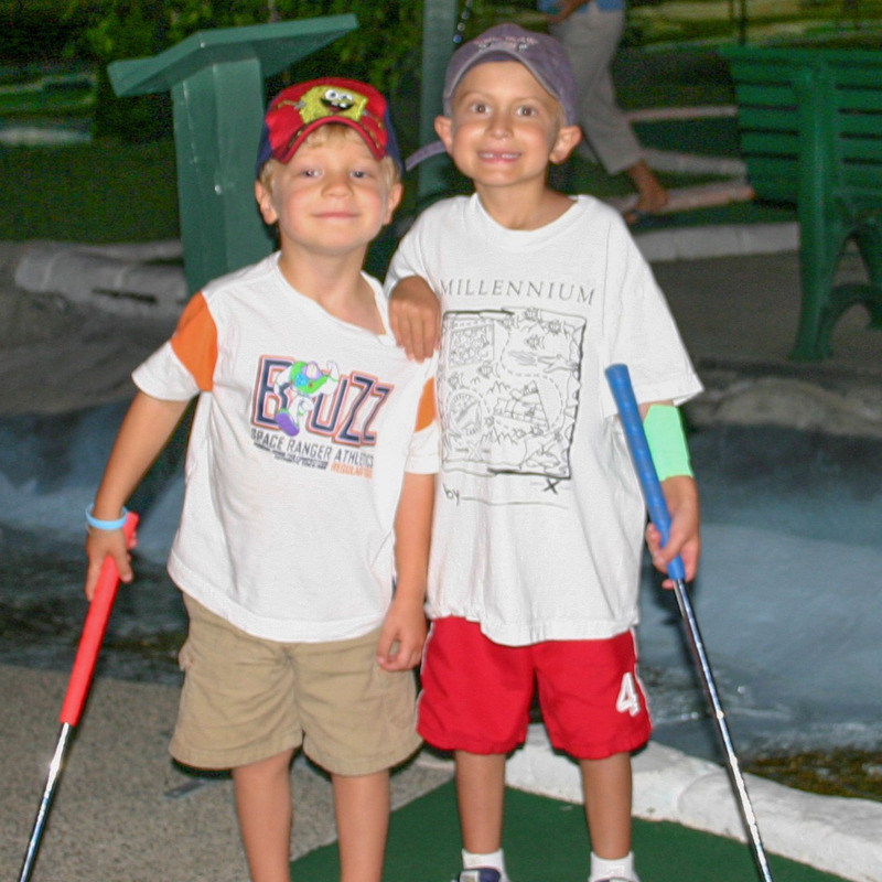 /images/pfpPhotos/JD0522_justinandAndrew_48567_crop.jpg