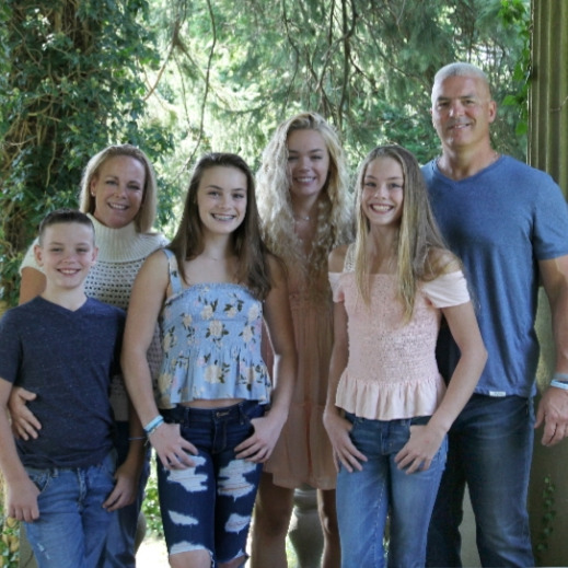 /images/pfpPhotos/JM0496_4A6F8346-61D7-4D37-B94E-65FDAAAB3BDD_61031_crop.jpeg