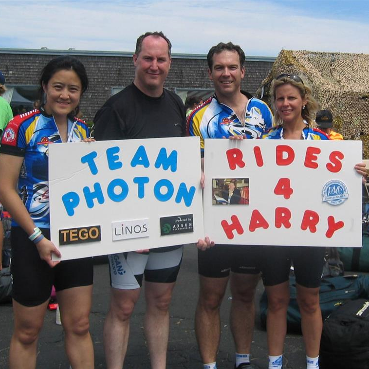 /images/pfpPhotos/LS0128_PMC2005HarrySignCrop_51278_crop.jpg