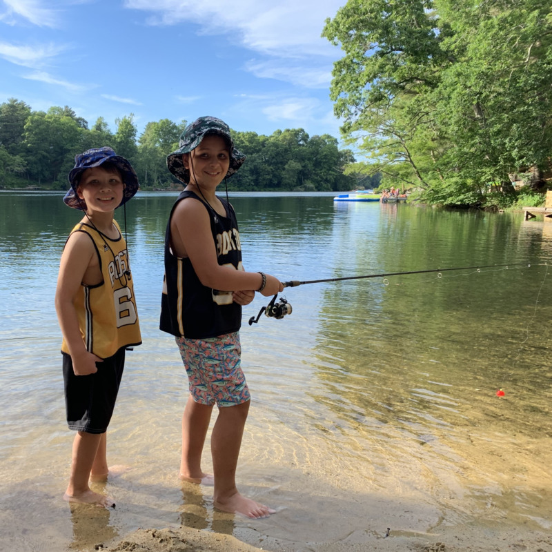 /images/pfpPhotos/PR0138_boysfishingCaperesize_76728_crop.jpg