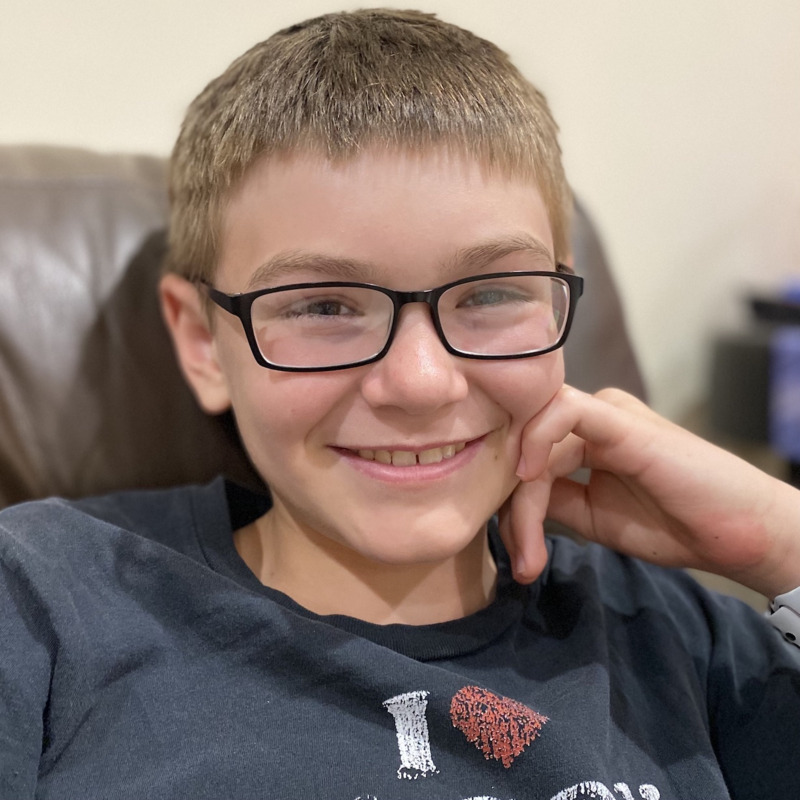 /images/pfpPhotos/ZN0008_zach_111038_crop.jpg