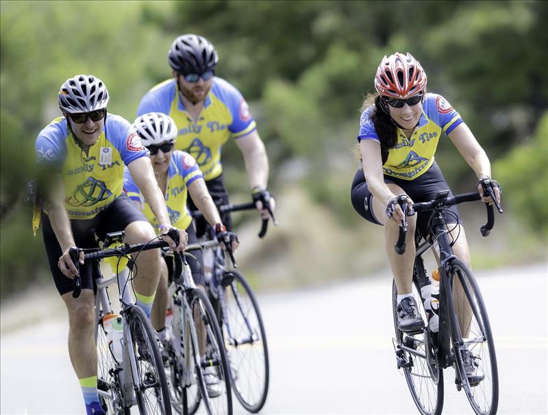 /images/pfpPhotos/uploads/CB0191/CB0191_2022-Me&OthersonBikewithFamilyTiesJersey_11_crop.jpg
