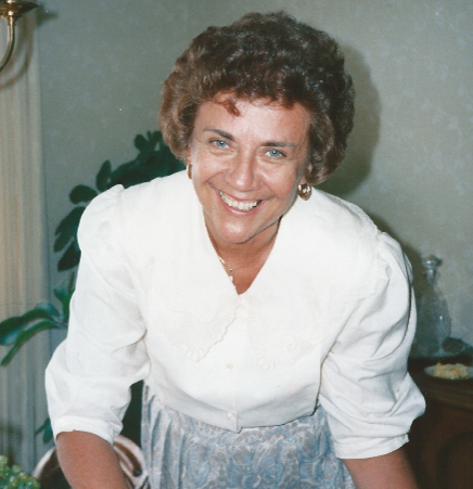 /images/pfpPhotos/uploads/JM0049/JM0049_MOM1987indiningroom_1_crop.png