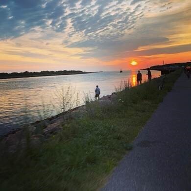 /images/pfpPhotos/uploads/MF0291/MF0291_SunrisealongCpaeCodCanal_64_crop.jpg