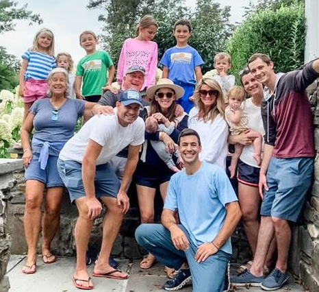 /images/pfpPhotos/uploads/MP0490/MP0490_Fullfam_5_crop.jpg