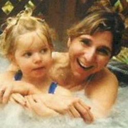 /pfpPhotos/uploads/AL0377/AL0377_Momswim_13_crop.jpg