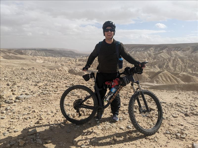 /pfpPhotos/uploads/GB0221/GB0221_BIking2_1_crop.jpg