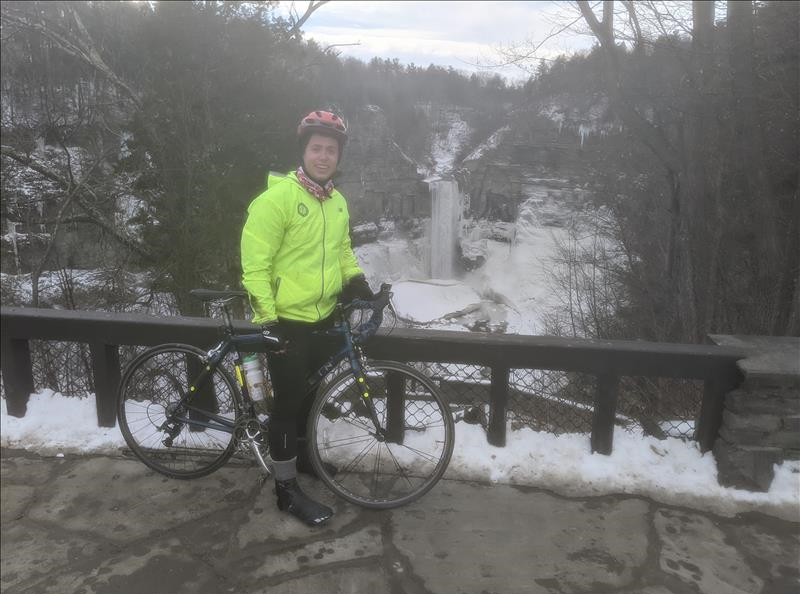 /pfpPhotos/uploads/GB0221/GB0221_Biking5_7_crop.jpg
