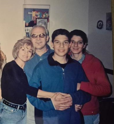 /pfpPhotos/uploads/ME0136/ME0136_Felipe_EstrelaFamily_175_crop.JPG