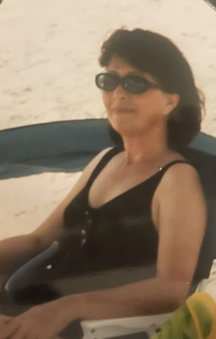 /pfpPhotos/uploads/RS0608/RS0608_chrissy2_3_crop.jpg
