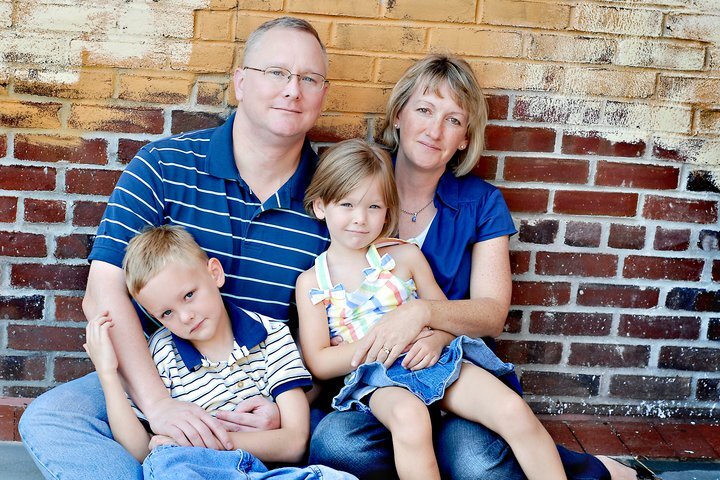 /pfpphotos/uploads/CD0044/CD0044.Gall.jones_family.jpg